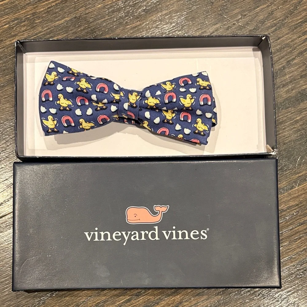 Boys- Vineyard Vines “chick magnet” adjustable clip on bow tie